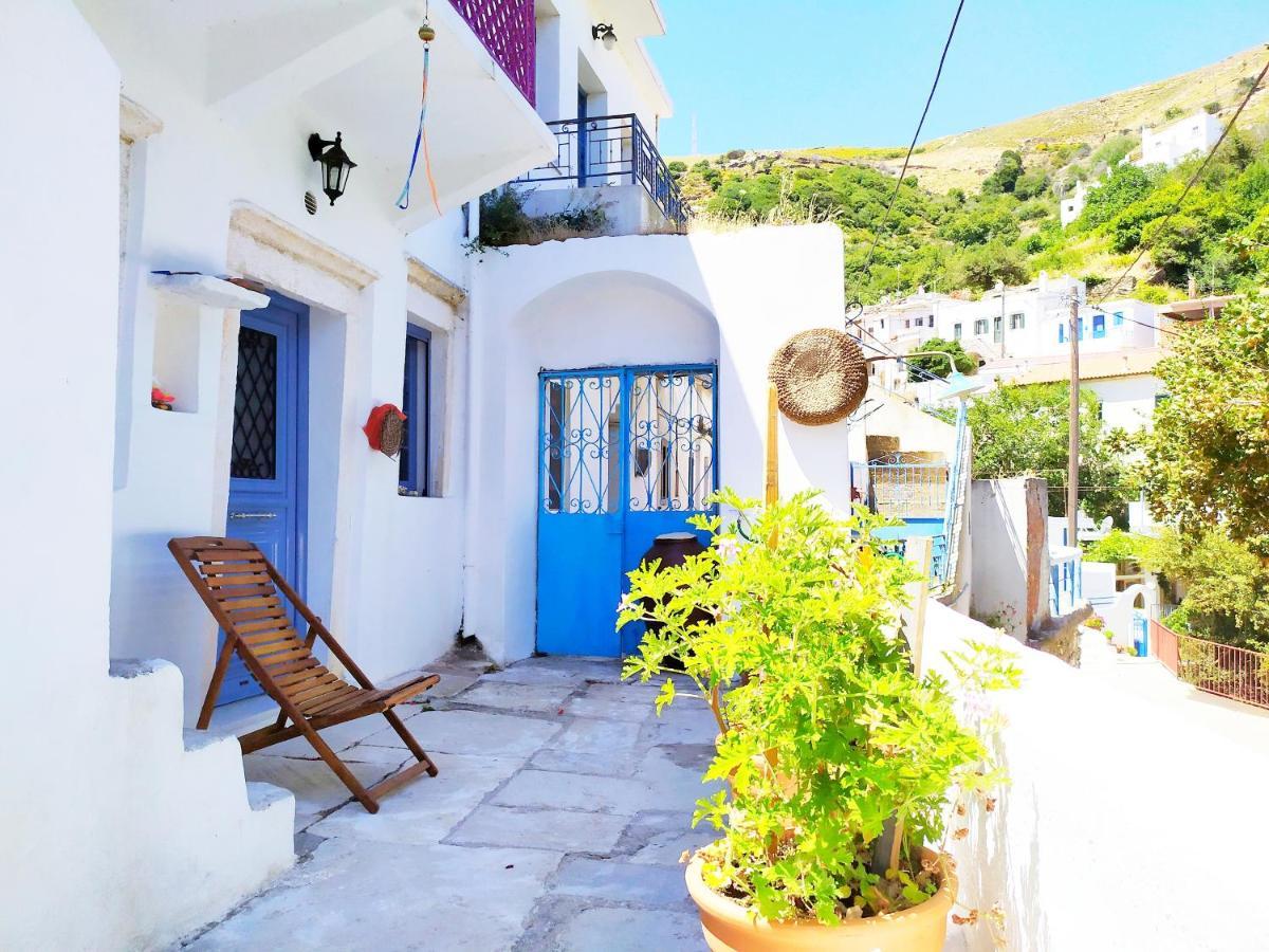 Traditional Family House, Ground Floor With Yard Koronos Exterior photo