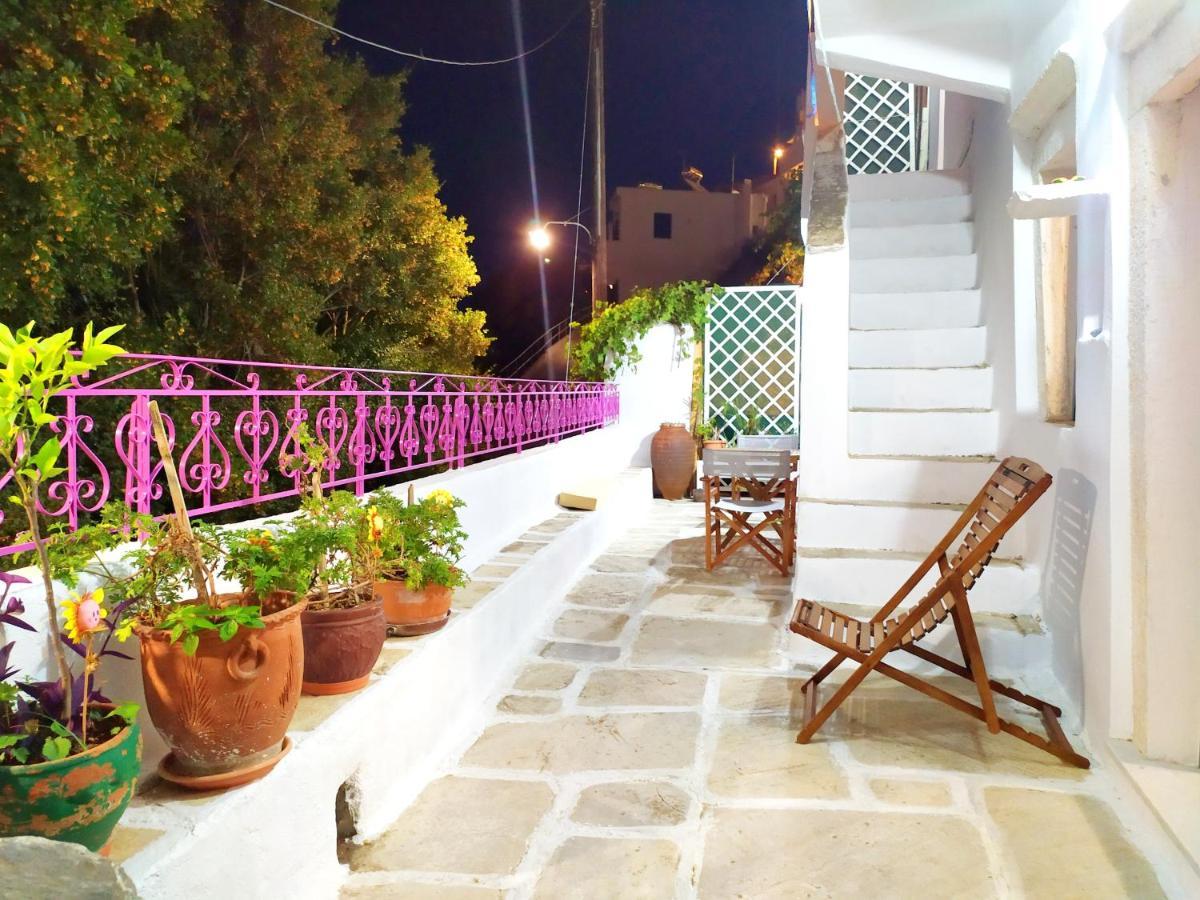 Traditional Family House, Ground Floor With Yard Koronos Exterior photo
